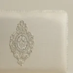 صندوق سجاد صلاة لون أوف وايت