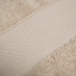 منشفة قطن بيج غامق بعده مقاسات