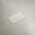 دعاسة حمام مطرزه بعدة مقاسات بني