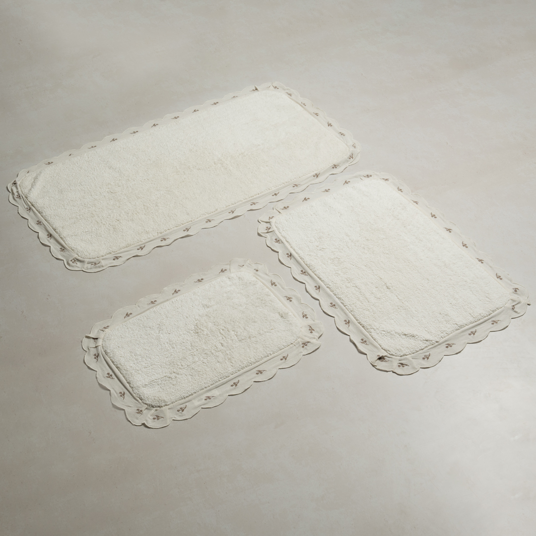 دعاسة حمام مطرزه بعدة مقاسات بني دعاسة حمام مطرزه بعدة مقاسات بني