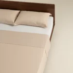 شرشف سرير قطن لون بيج غامق