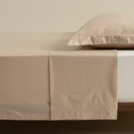 شرشف سرير قطن لون بيج غامق