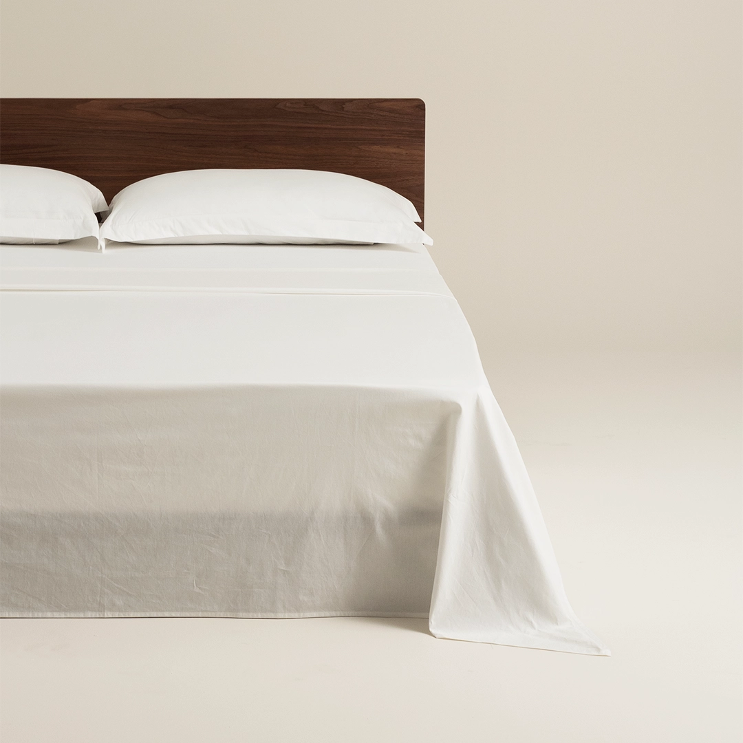 شرشف سرير قطن لون أوف وايت شرشف سرير قطن لون أوف وايت