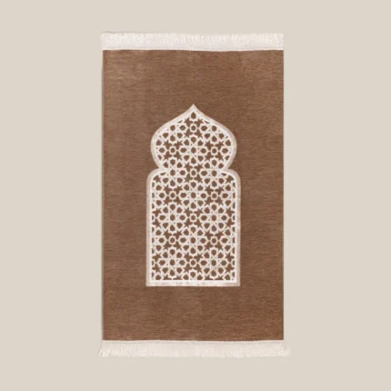 سجادة صلاة شنيل باللون البيج االغامق