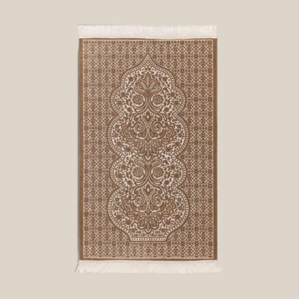 سجادة صلاة شنيل لون بيج غامق