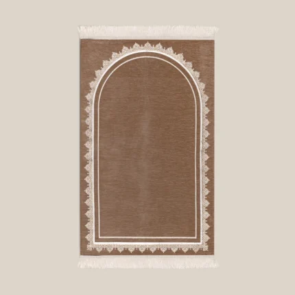 سجادة صلاة شنيل بلون بيج غامق