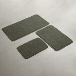 دعاسة حمام بعدة مقاسات لون أخضر غامق