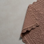 دعاسة حمام بعدة مقاسات لون بينك غامق