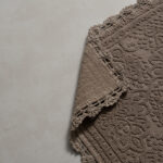 دعاسة حمام بعدة مقاسات لون بني