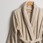 روب حمام قطن بلون بيج غامق بعدة مقاسات