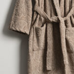 روب حمام قطن بلون بني بعدة مقاسات