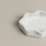 وعاء صابون بولي لون أبيض