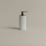 موزع صابون بولي باللون الأبيض