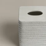 علبه مناديل بولي أبيض