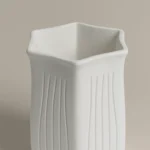 سله نفايات بولي لون أبيض