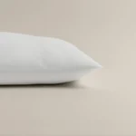 مخدة مايكروفايبر أبيض