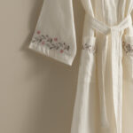 روب حمام قطن أوف وايت