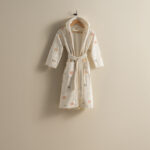 روب حمام أطفال قطن بلون أوف وايت