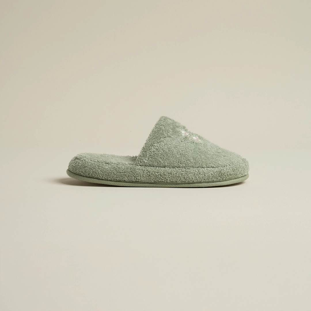 سليبر قطن مطرز مقاس ٤٠ أخضر سليبر قطن مطرز مقاس ٤٠ أخضر