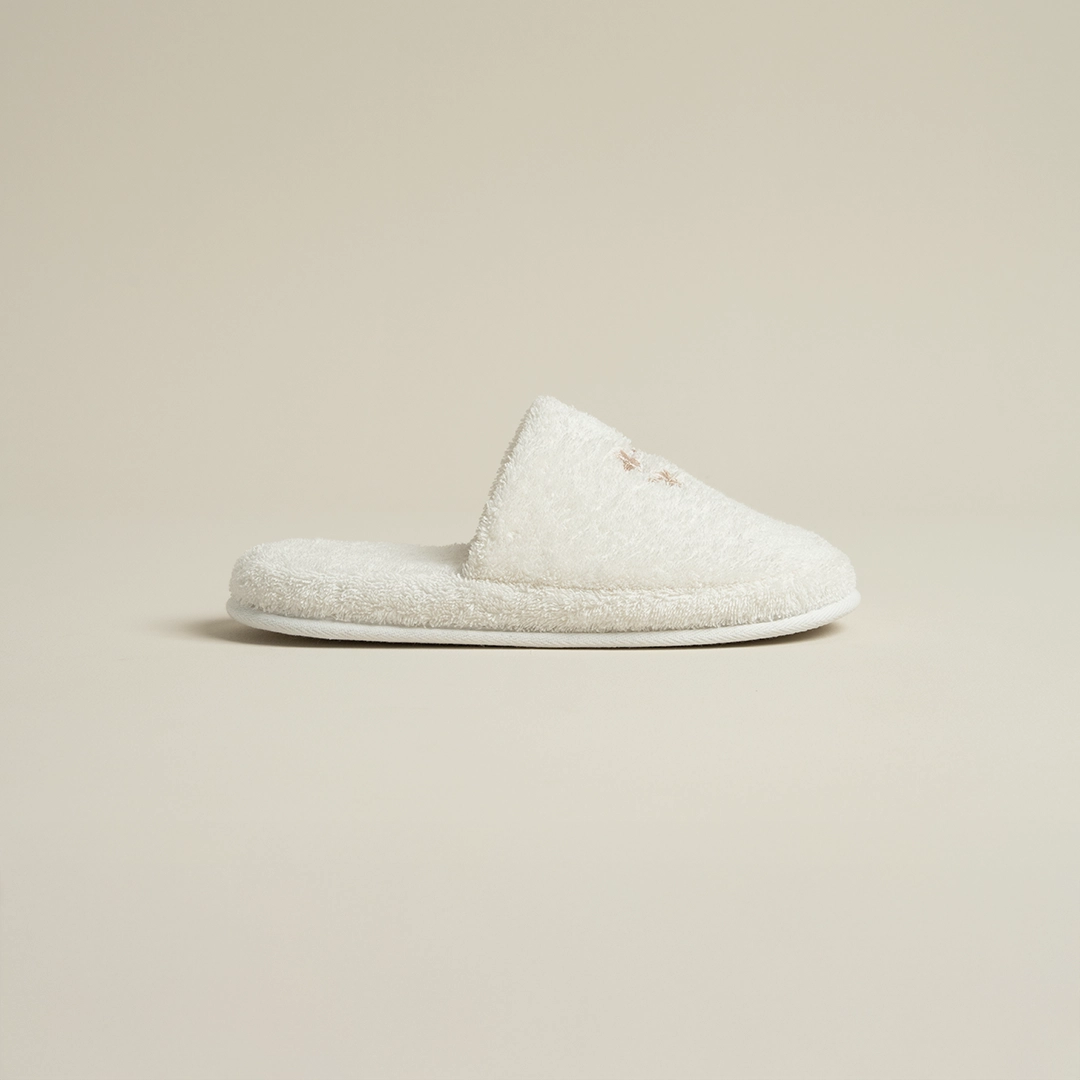 سليبر قطن مطرز مقاس ٤٠ أوف وايت سليبر قطن مطرز مقاس ٤٠ أوف وايت