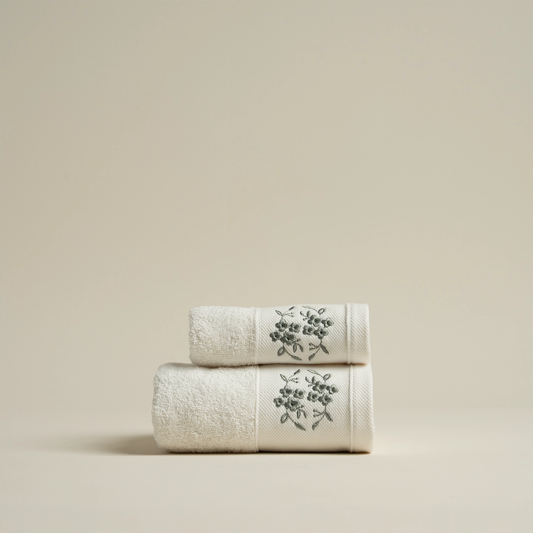 منشفة قطن مطرز أخضر منشفة قطن مطرز أخضر