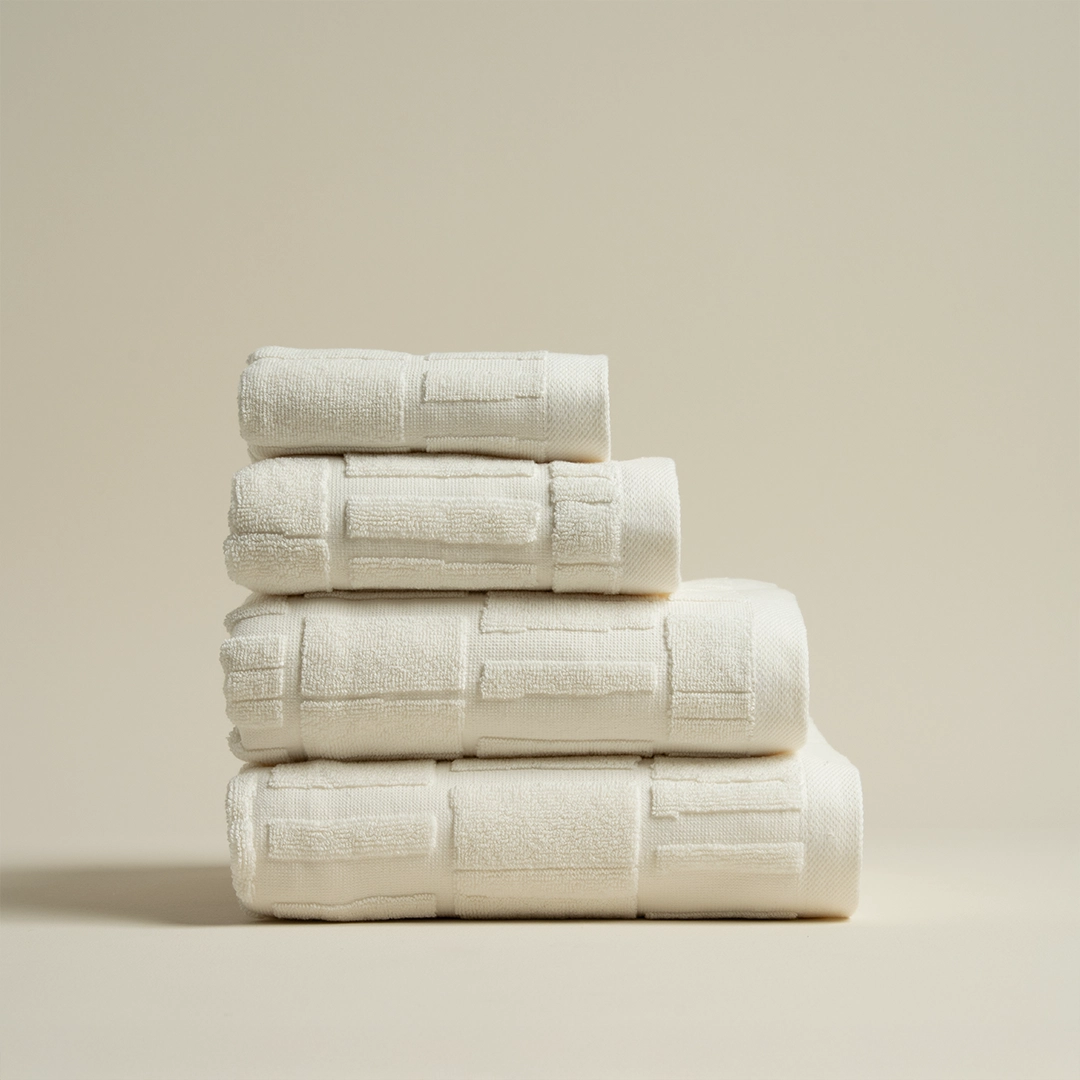 منشفة قطن أوف وايت متعددة المقاسات منشفة قطن أوف وايت متعددة المقاسات