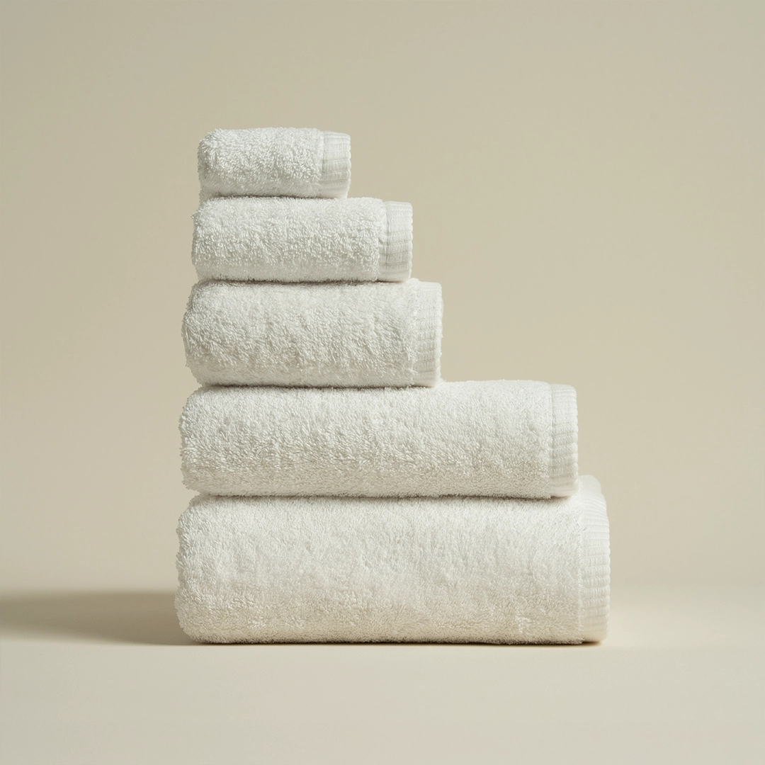منشفة فندقية قطن أبيض بعدة مقاسات منشفة فندقية قطن أبيض بعدة مقاسات