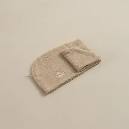 منشفة رأس قطن مطرز لون بيج غامق