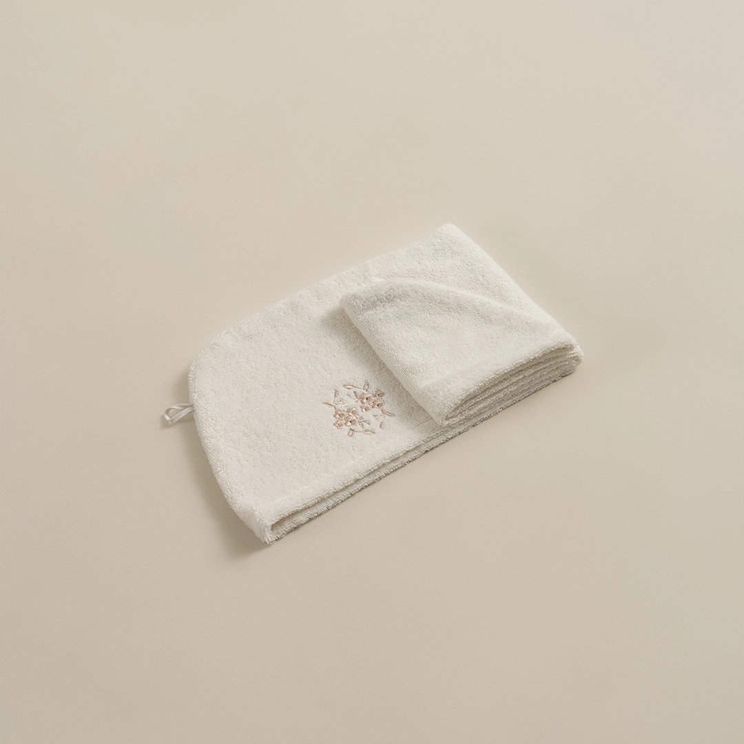 منشفة رأس قطن مطرز بيج غامق منشفة رأس قطن مطرز بيج غامق