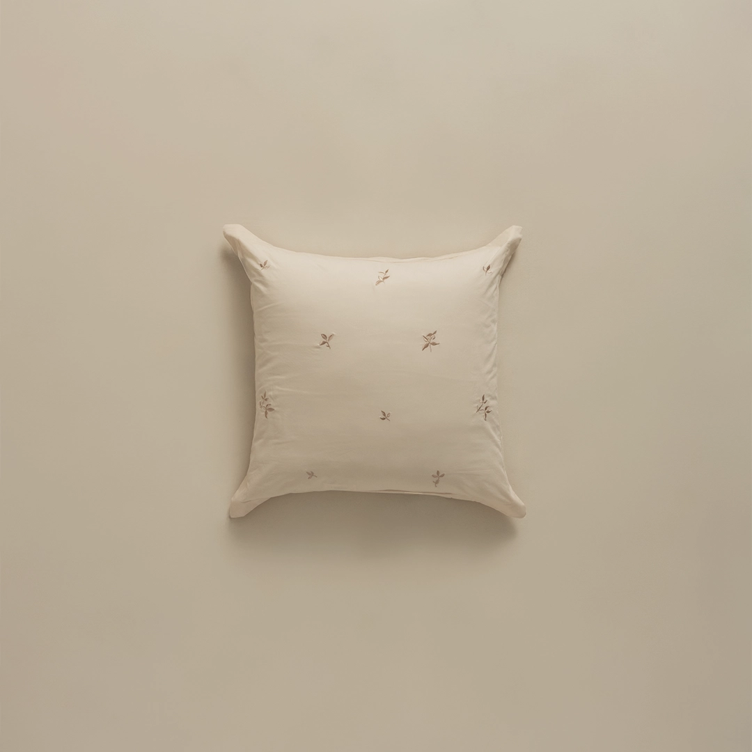 بيت تكاية قطن مطرز ٦٠-٦٠ بيج غامق بيت تكاية قطن مطرز ٦٠-٦٠ بيج غامق