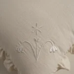 بيت تكاية مايكرو مطرز ٤٥-٤٥ أوف وايت