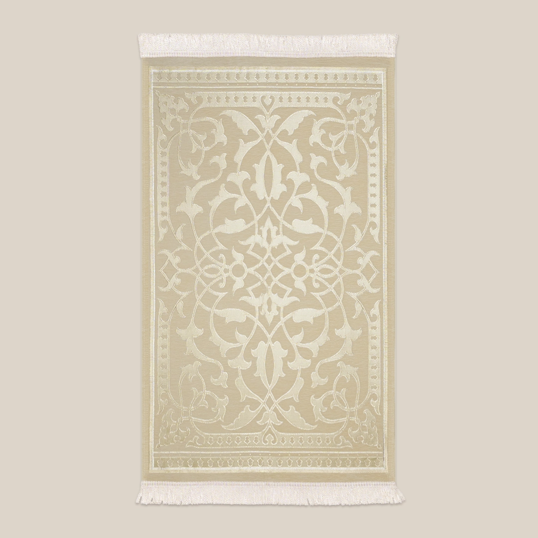 سجادة صلاة شنيل باللون الأوف وايت سجادة صلاة شنيل باللون الأوف وايت