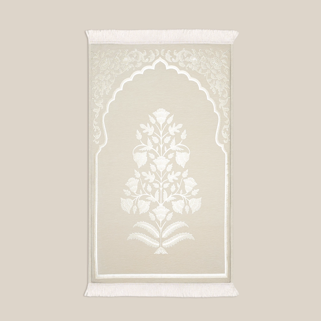 سجادة صلاة بحشوة ميموري فوم أوف وايت سجادة صلاة بحشوة ميموري فوم أوف وايت